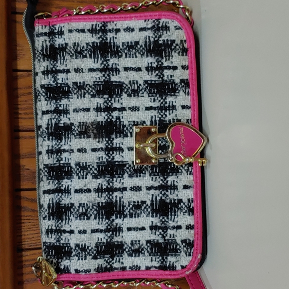 Betsey Johnson Dreamworks Trolls 2 in 1 Crossbody Bag - Picture 3 of 17